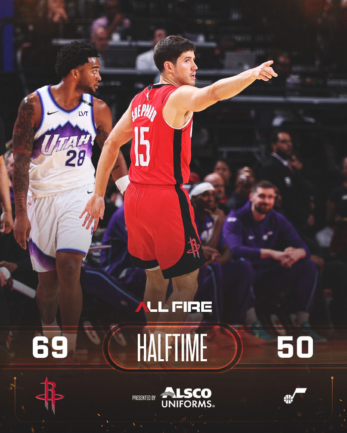 火箭半场69-50爵士 杜兰特史密斯联手狂砍34分