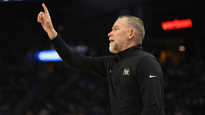 前NBA主帅迈克尔·马龙执教北卡罗来纳大学 离开