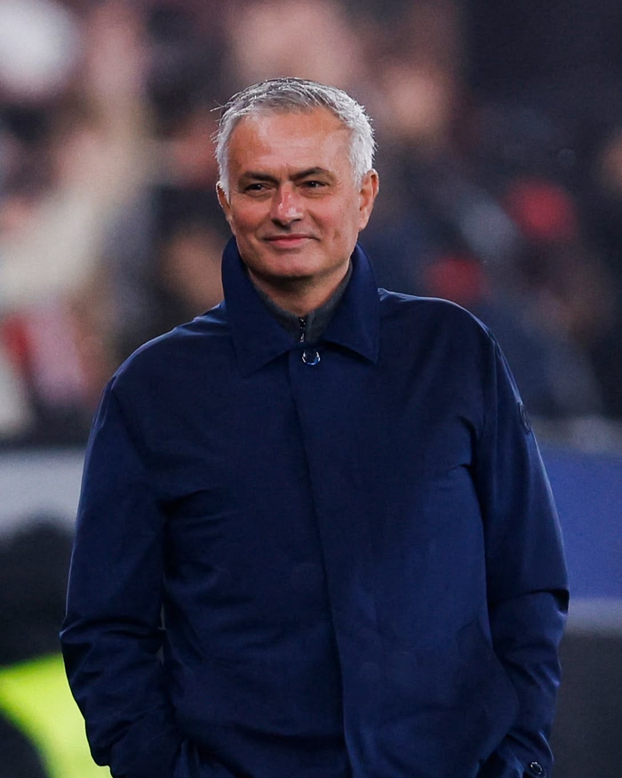 穆里尼奥欲重返皇马 阿韦洛亚或离任引热议