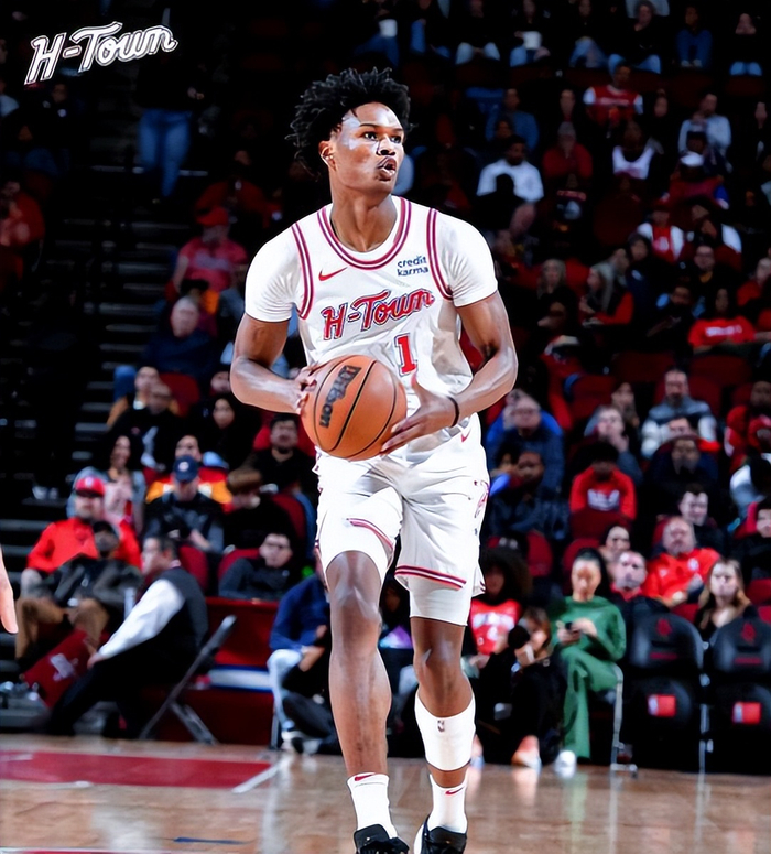 阿门·汤普森：三分命中率低却成火箭核心，防守