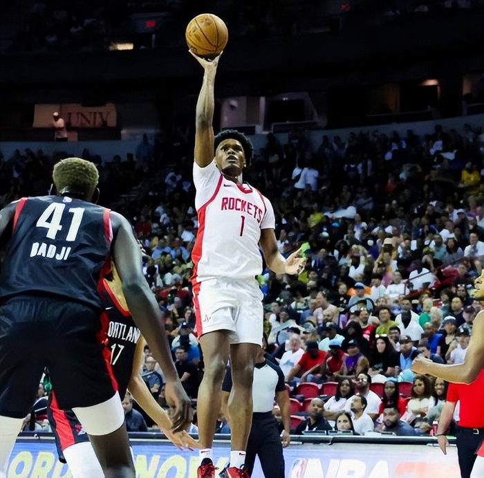 阿门·汤普森：三分命中率低却成火箭核心，防守