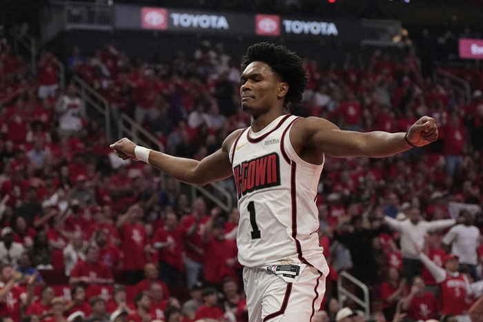 阿门·汤普森：三分命中率低却成火箭核心，防守